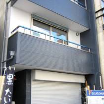 狭小地三階建二世帯の注文住宅の外観