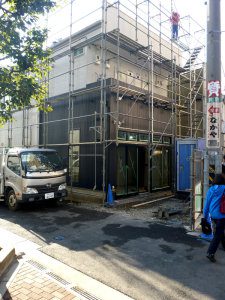 建築中の賃貸アパート（裏）