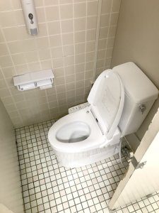 リフォーム後のトイレ。ウォッシュレット付きになっている。