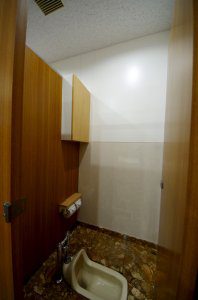 リクエストにより和式のトイレは残しました。