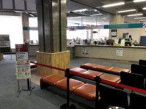 もう一方の柱については、記入台は設置していない