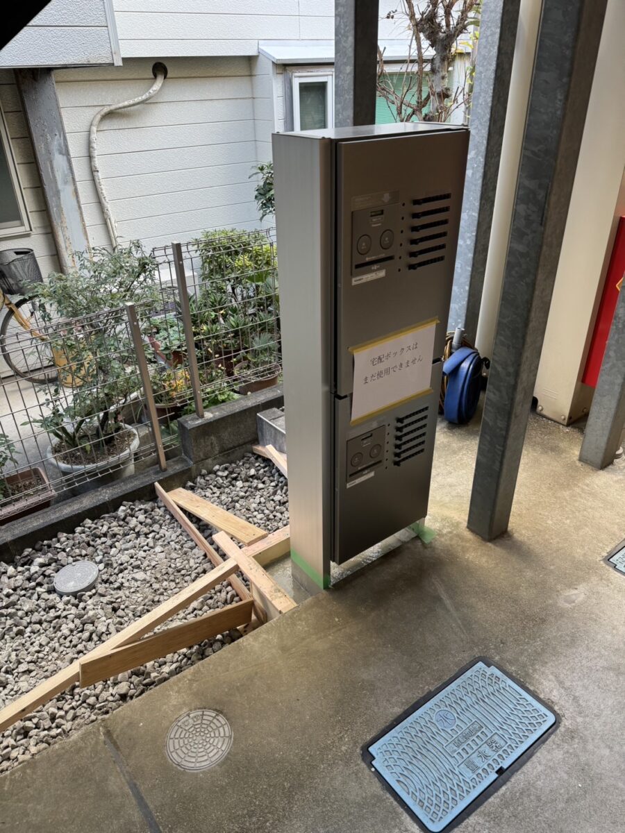 電気工事が不要な宅配ボックスの設置（埼玉県さいたま市）